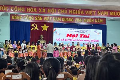 Trường Mầm non Bông Sen tham gia Hội thi “Cô và bé với An toàn giao thông” cấp huyện