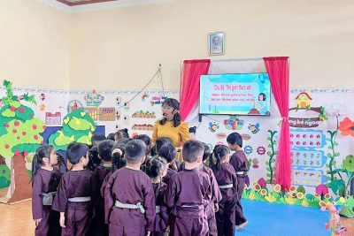 Trường MN Bông Sen tổ chức sinh hoạt chuyên môn với chuyên đề STEAM “Khám phá cây nhãn”